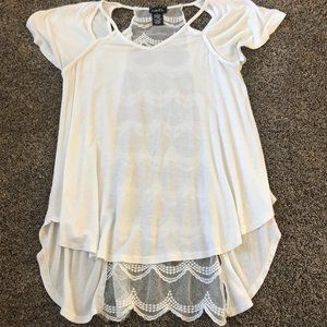 Flowy, short-sleeve top